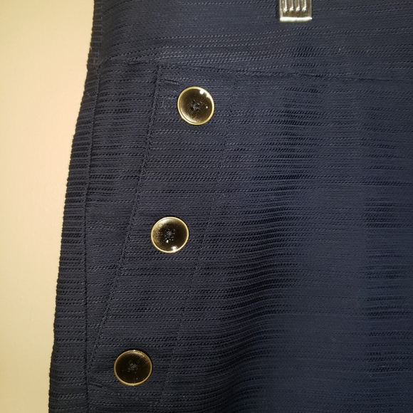 Ann Taylor Women's Navt Blue Shorts Size 16 - Picture 3 of 4